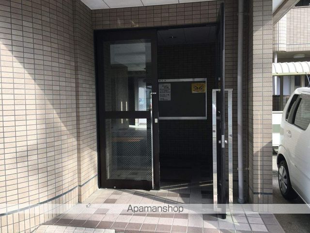 セレクトトロワの玄関写真