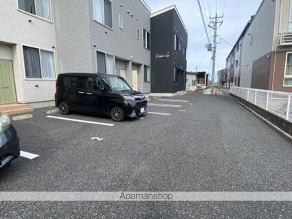 Ｅｓｔａｔｅ－Ｋｅｉ[1K/36.92m2]の駐車場1