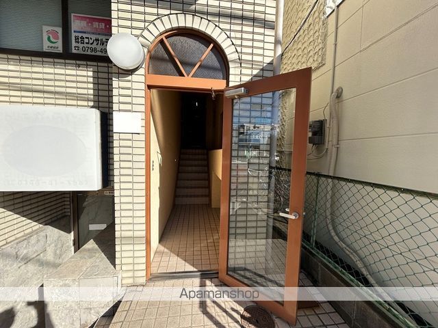 セレクト三愛の玄関写真