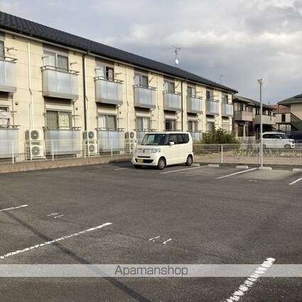 デジール的場[1K/26.49m2]の駐車場3