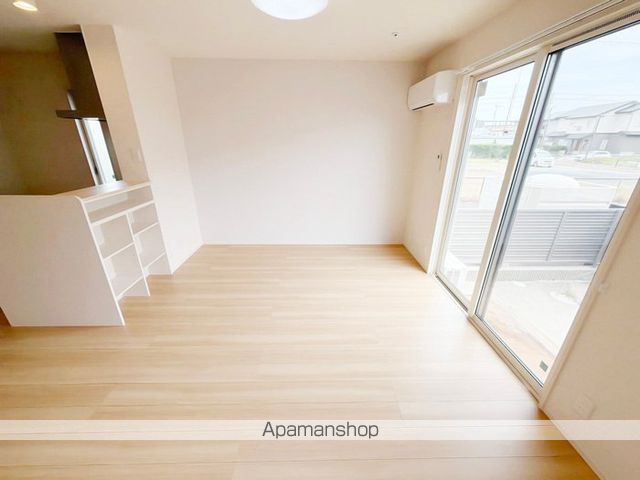 MORE Aの内装写真