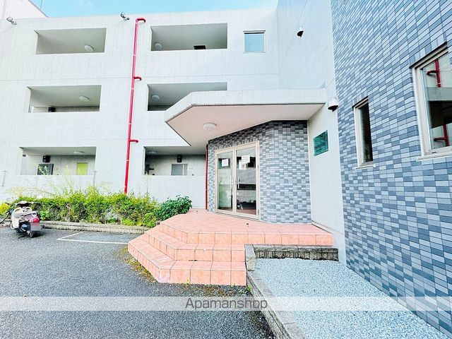 プレステージア伊奈の玄関写真