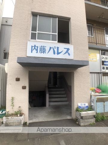 内藤パレスの玄関写真
