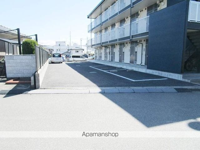 レオパレスグレイス[1K/20.81m2]の駐車場1