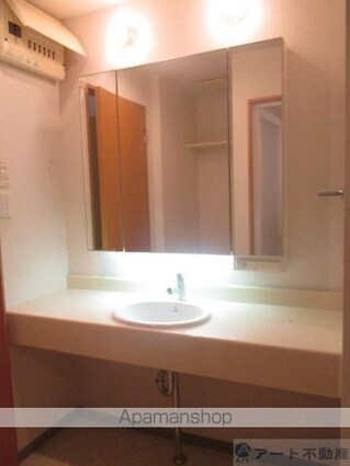 愛媛県松山市喜与町２丁目[1LDK/32.13m2]の洗面所