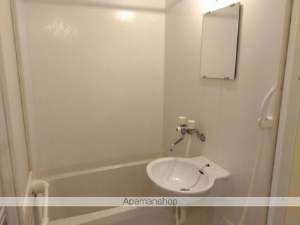 レオパレスラ　スリーズ[1K/26.08m2]のバス