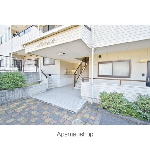 レジデンス香久山の玄関写真
