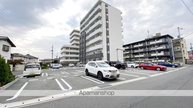 オンフォレスト芳泉[1K/30.96m2]の駐車場