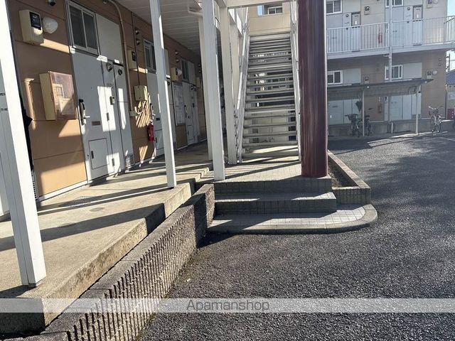 レオパレス美国の玄関写真