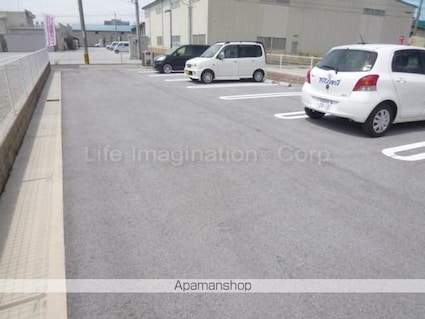 アメニティ　ハウス[1SDK/46.45m2]の駐車場1
