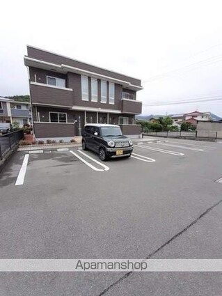 ラフレシールＥ[2DK/46.18m2]の駐車場2
