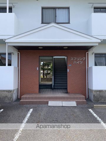 スプリングハイツの玄関写真