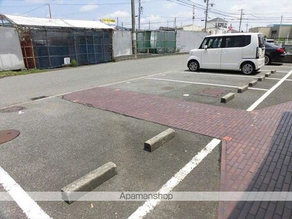 グリーンリーフ[2LDK/48.6m2]の駐車場1
