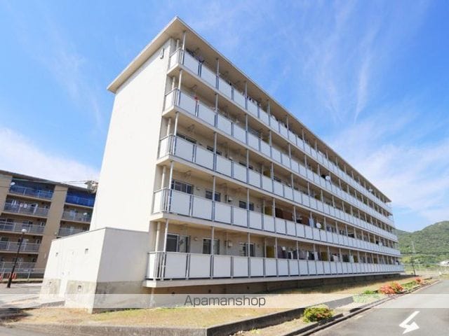 ビレッジハウス台道2号棟の玄関写真