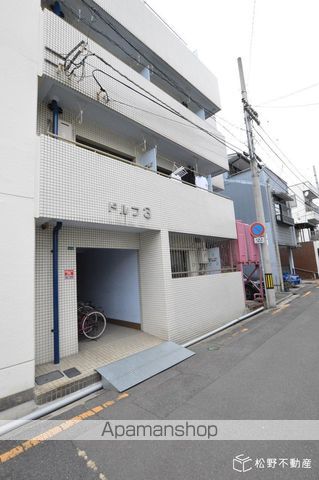 ドルフ3の玄関写真
