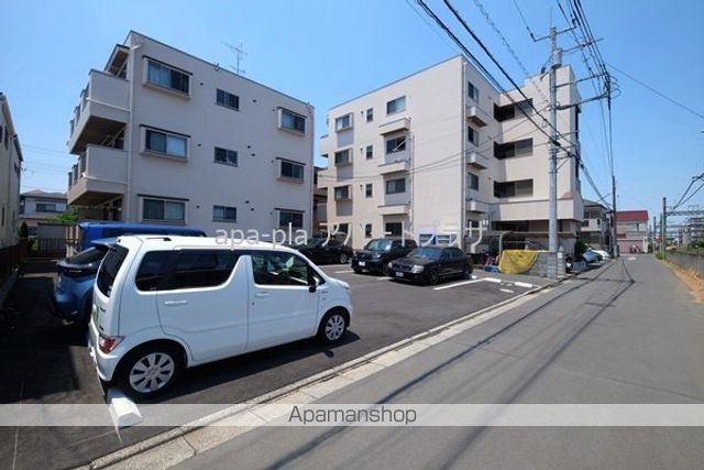 シャインヒル IIIの玄関写真