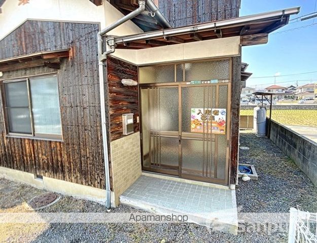 松山市 2階建 築38年の玄関写真