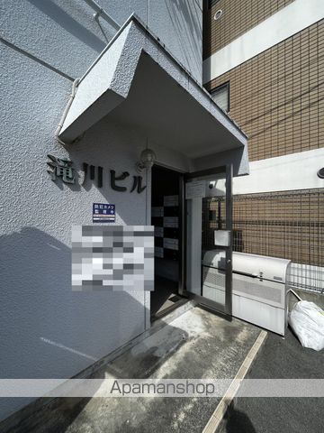 滝川ビルの玄関写真