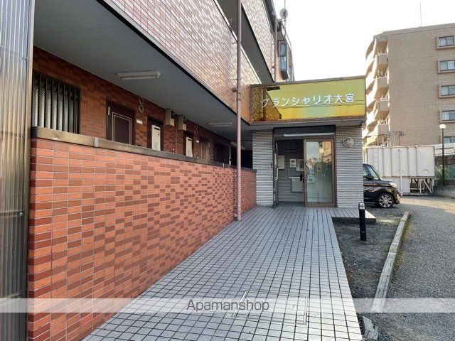 グランシャリオ大宮の玄関写真