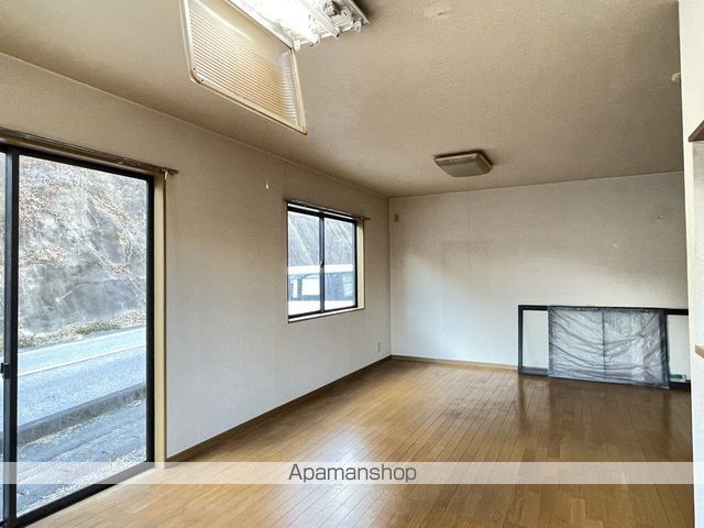 掛川市 2階建 築27年の内装写真