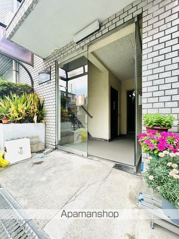 田中マンションの玄関写真