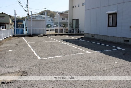広島県福山市御幸町大字森脇[3DK/53.2m2]の駐車場