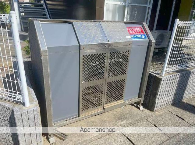 レオパレスサニーコートの外観写真