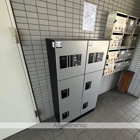ウイング八日市の玄関写真