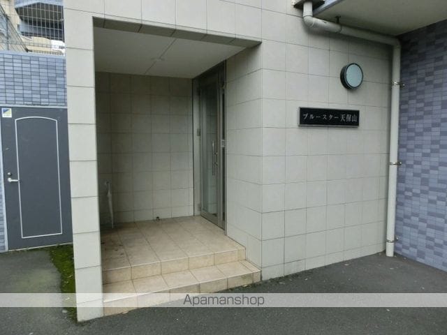 ブルースター天保山の玄関写真