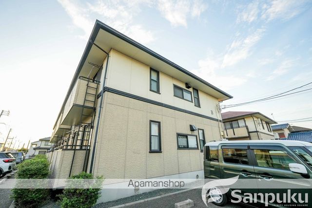 ハイカムール鴨川 B棟の外観写真