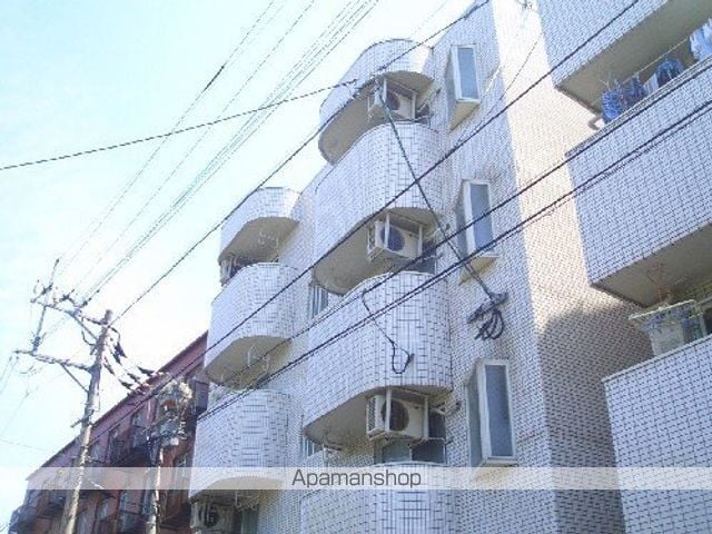 西新ロイヤルハイツの外観写真