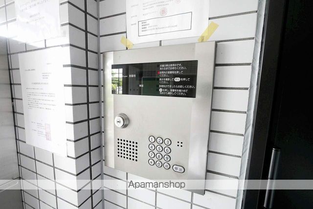 リファレンス県立大前IIの玄関写真
