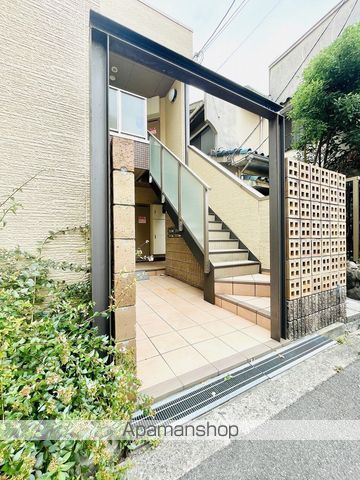 リバーパーク中宮の玄関写真