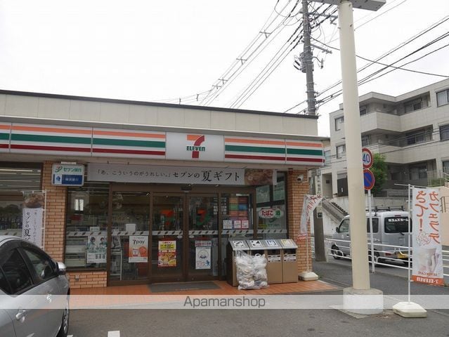 ラークヒルズKの周辺写真