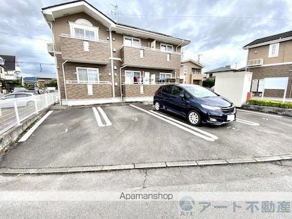 ハウス　クレメント　Ａ[1R/32.9m2]の駐車場4
