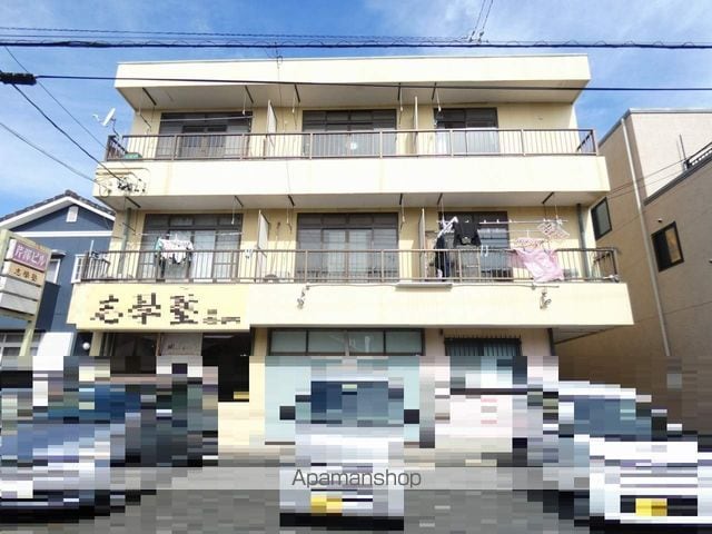 芹澤ビルの外観写真
