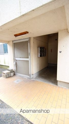 コーポ苗代IIIA棟の玄関写真