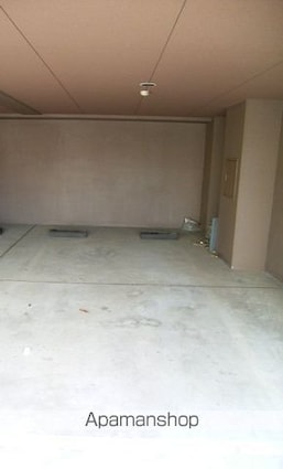 トーシンフェニックス中野坂上[1K/22.1m2]の駐車場