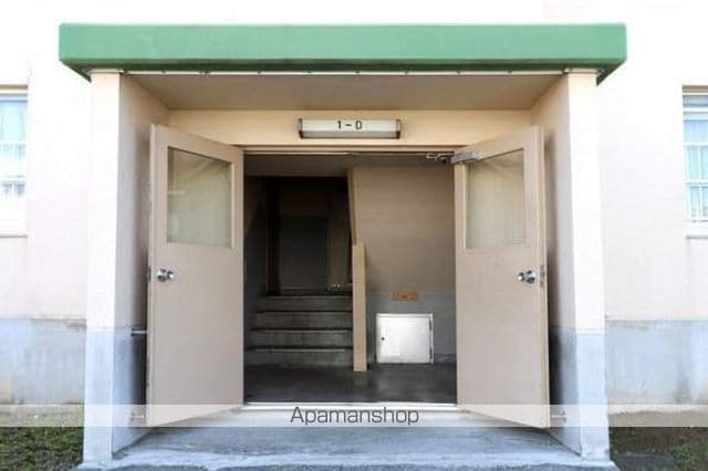 ビレッジハウス東月寒4号棟の玄関写真