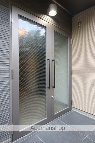 ウェルスクエア池田天神の玄関写真
