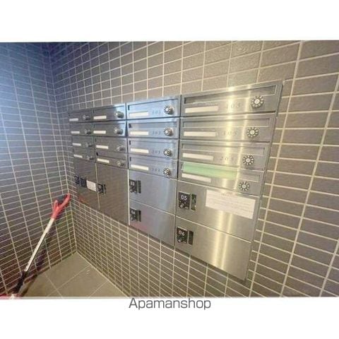 ヴレネージュ平岸WESTの玄関写真