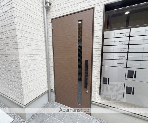 F ASECIA PHAONの玄関写真