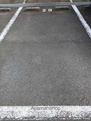 リバーサイド本山　Ｂ[2LDK/65.64m2]の駐車場