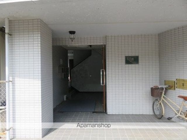 もみじ屋マンションの玄関写真