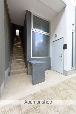 サリースマイル参番館の玄関写真
