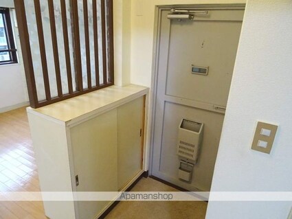 平成ハイツ５号館[2DK/41.1m2]の玄関