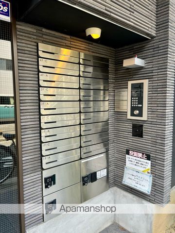 エヌエムスワサントドゥウエストの玄関写真