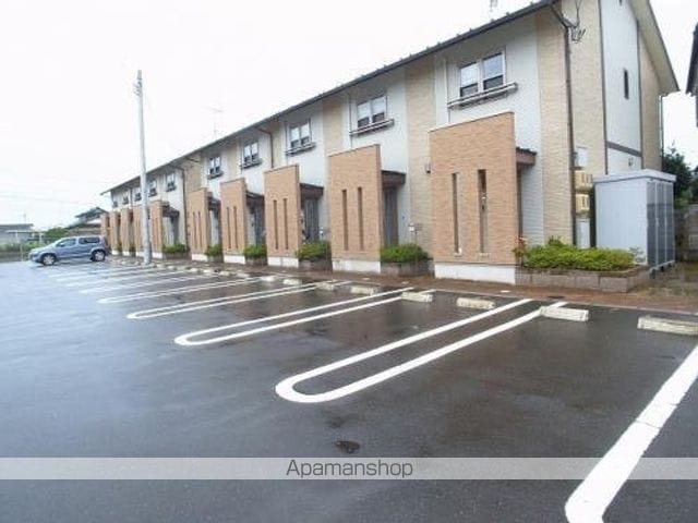 RAFFINE FLEURIIA棟の外観写真
