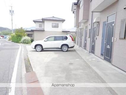 クレルデリュヌⅠ[1K/32.7m2]の駐車場