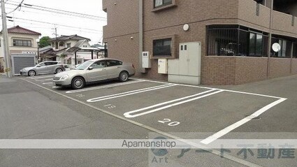 ロイヤル・ステージ樽味[1LDK/43.44m2]の駐車場2